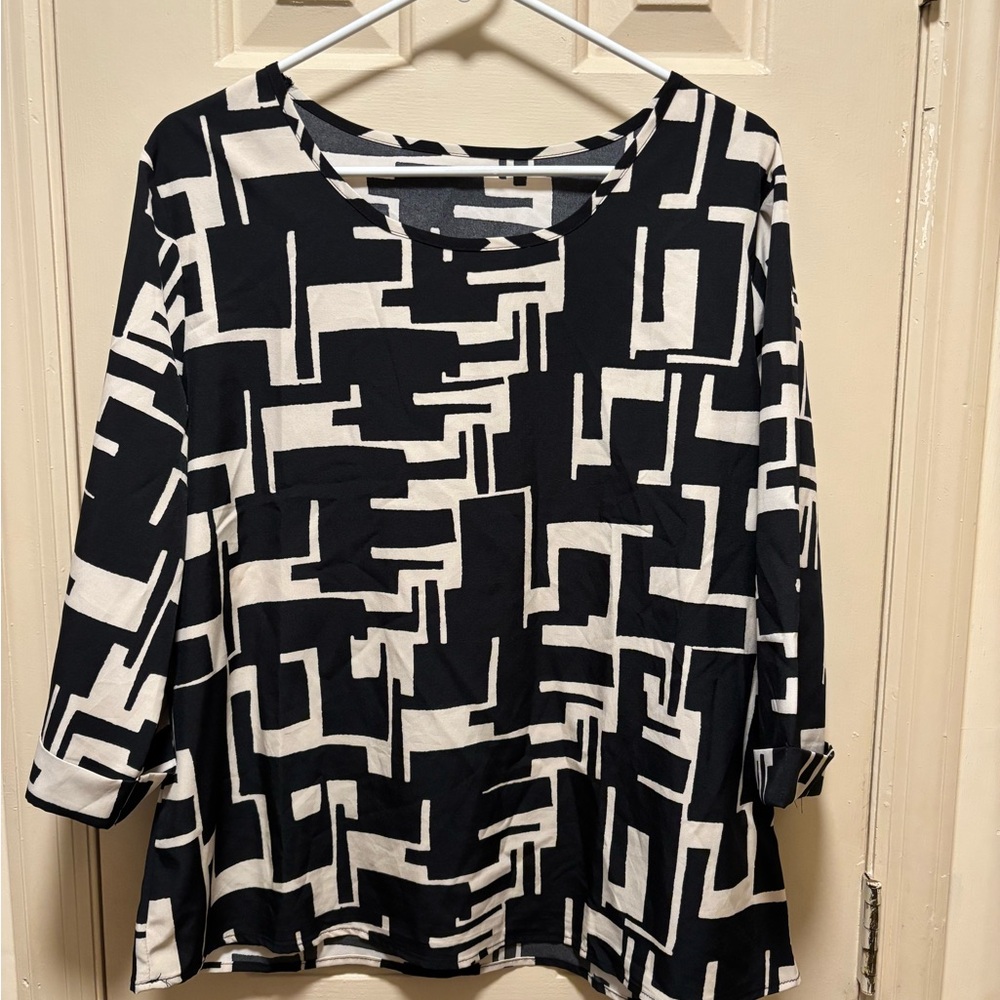 SHEIN Black & White Geometric Long Sleeve Top